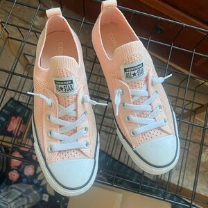 Like new! Converse Chuck Taylor knit shoes. Ladies size 8. Light peach/pink